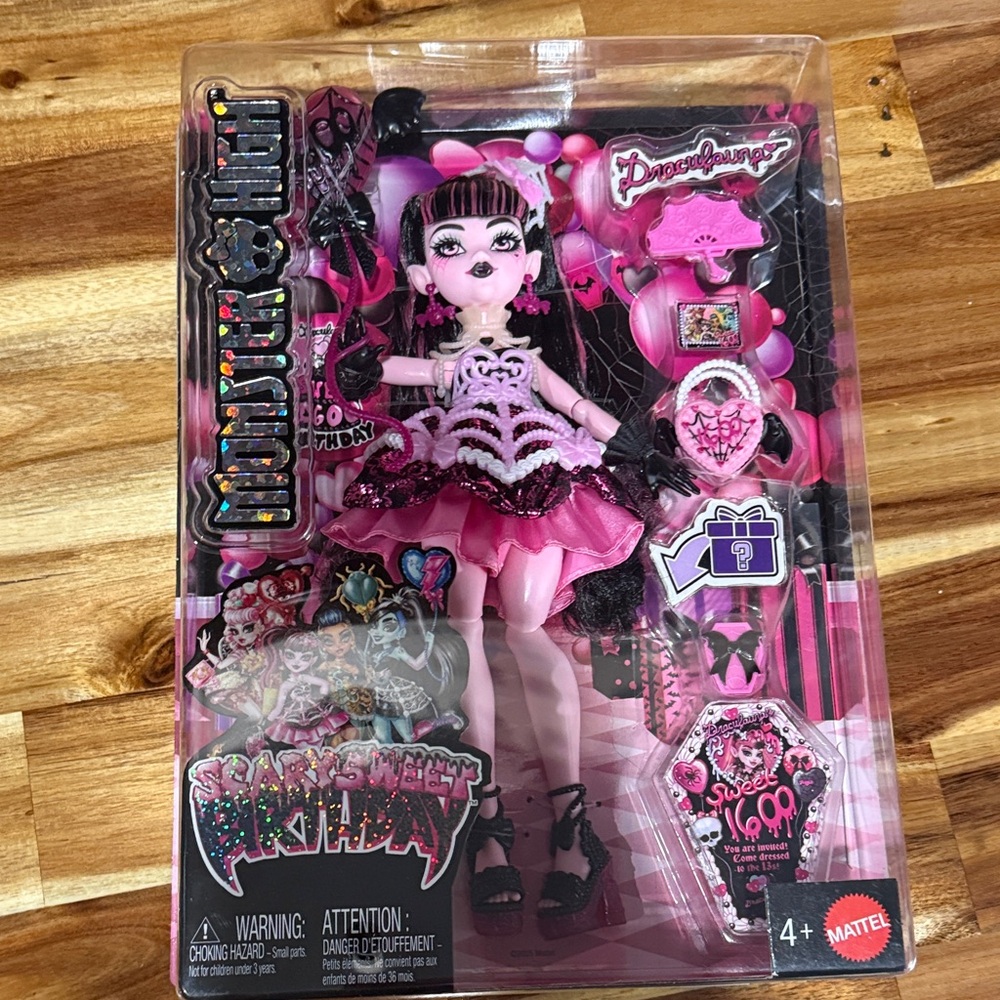 Mattel Monster High Doll  scary sweet birthday Draculaura